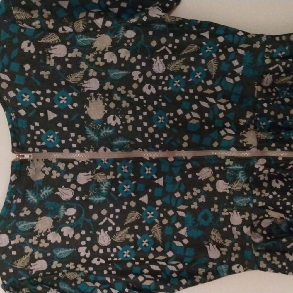 Dress - Picture 2 of 4
